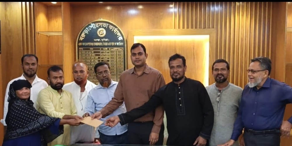 বরুড়া পৌরসভায় ২৩ দুস্থ-অসহায় নারী-পুরুষের মাঝে ৮৮ হাজার টাকা অনুদান বিতরণ